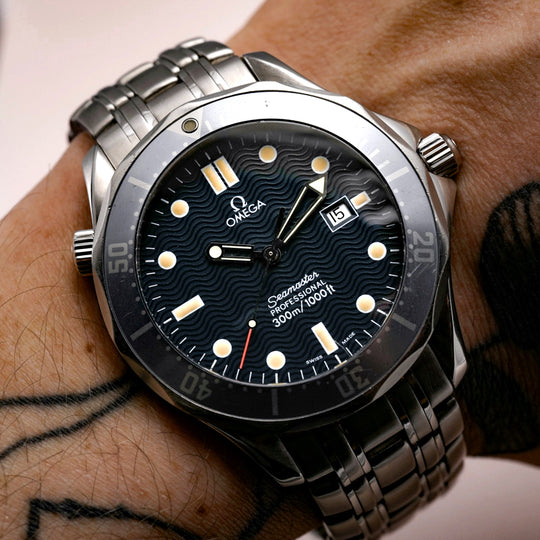 Omega Omega Seamaster Professional 300 "Golden Eye" -1998- Réf.2541.80.00 Cal.Quartz Omega 1538 ( base ETA 255.461) -1997-