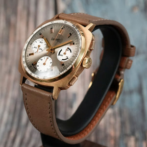 Eberhard & Co. Chronographe Valjoux 72 Or Jaune 18kts -1968- Réf.29501-206 Cal.Valjoux 72 -1968-