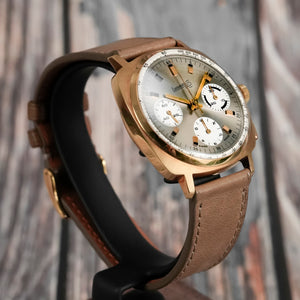 Eberhard & Co. Chronographe Valjoux 72 Or Jaune 18kts -1968- Réf.29501-206 Cal.Valjoux 72 -1968-