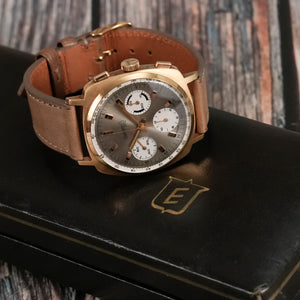 Eberhard & Co. Chronographe Valjoux 72 Or Jaune 18kts -1968- Réf.29501-206 Cal.Valjoux 72 -1968-