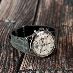 Universal Genève Chronographe Tri-Compax calendrier complet phases de lune -1956- Réf.22297-3 Cal.281 -1956-