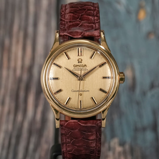 Omega Constellation or Jaune 18 k -1961- Réf.14381 Cal.Cal. 551 -1961-