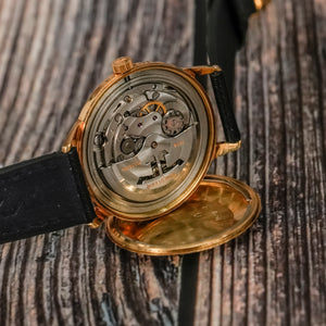 Jaeger LeCoultre Calatrava automatique/date  or jaune 18 K -1968- Réf.E393 Cal.K881 -1968-