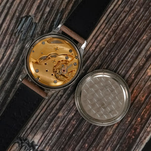 Jaeger LeCoultre Calatrava type militaire acier inoxydable -1946- Réf.NA Cal.469/A -1946-