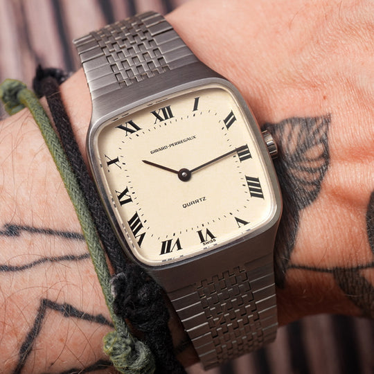 Girard Perregaux Classique Acier / Acier NOS -1980- Réf.4084 RA Cal.Quartz 611-928  32768 Hz Manufacture G.P  -1980-